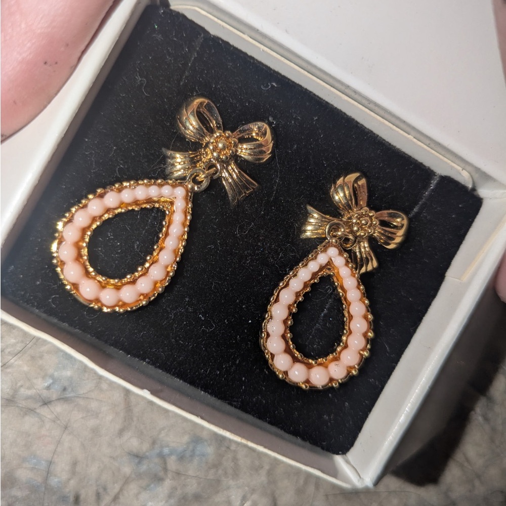 Avon Gold and Pink Bow Teardrop Earrings